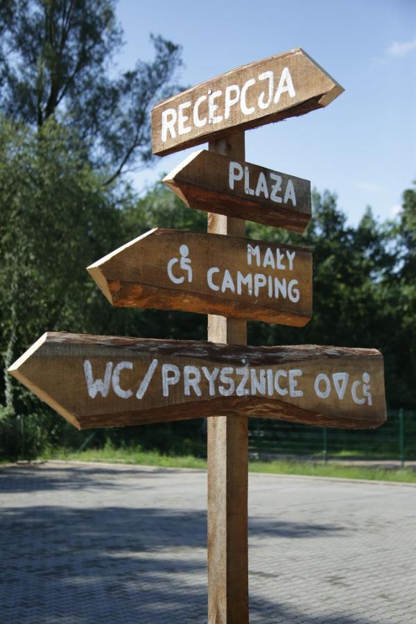 Camping Oaza Blonie Kornik Domki Standard Plus - 3 Pokoje 外观 照片