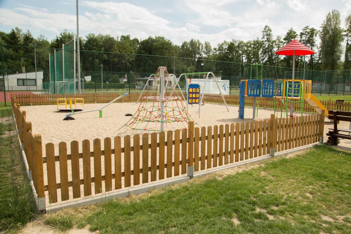 Camping Oaza Blonie Kornik Domki Standard Plus - 3 Pokoje 外观 照片